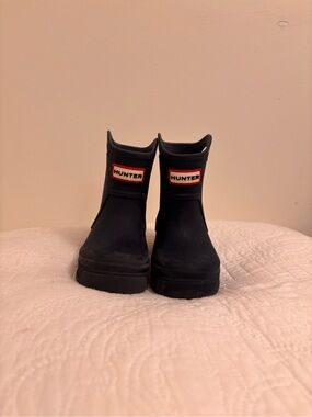 Hunter Kids dark blue Waterproof Rain Boots- Kids 8 (1 of 2 pairs)